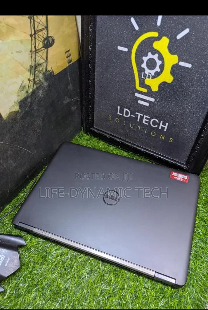 Laptop Dell Latitude 7450 8GB Intel Core i5 SSD 256GB