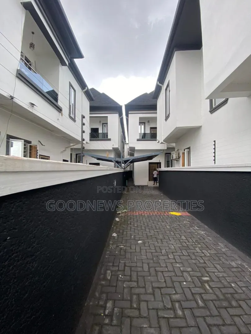 4bdrm Duplex in Oba Avenue, Lekki, Ikota for sale