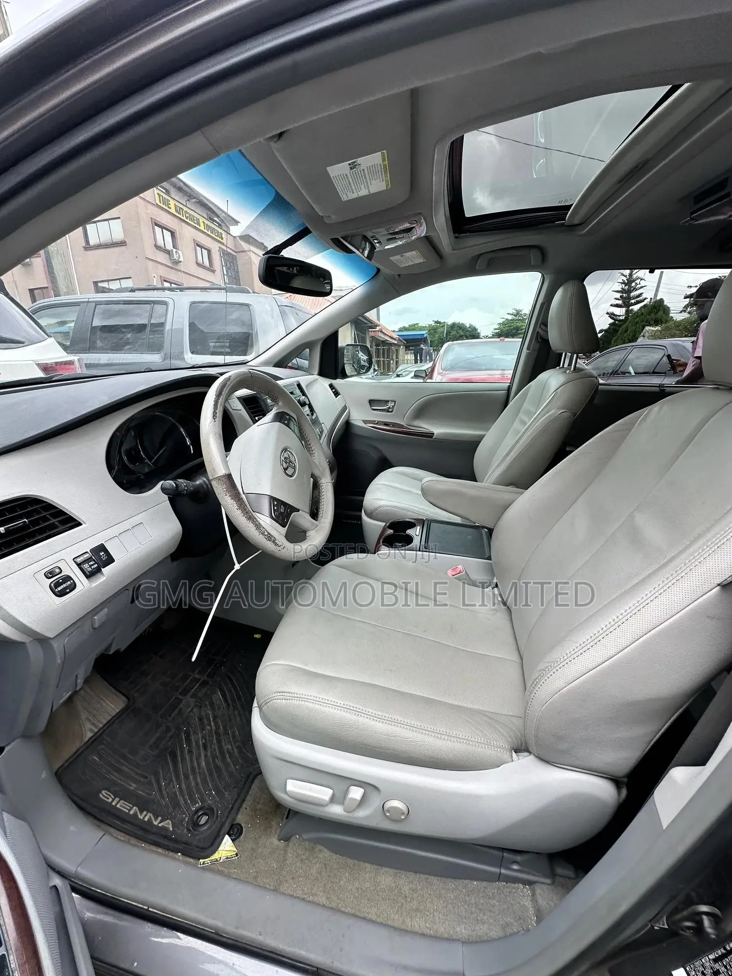 Toyota Sienna XLE AWD 7-Passenger 2013 Gray