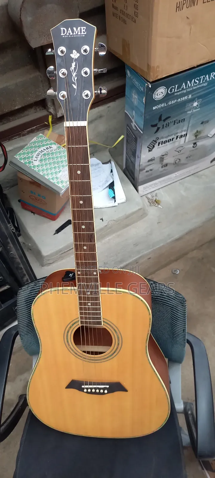 Uk Used Dame Semi Acoustic Guitar