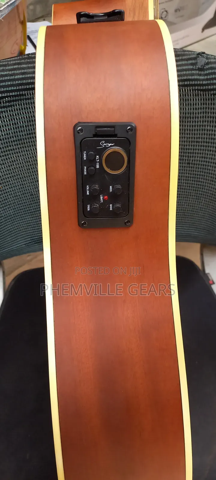 Uk Used Dame Semi Acoustic Guitar