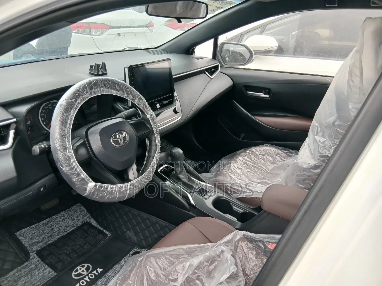 Toyota Corolla LE 2022 White