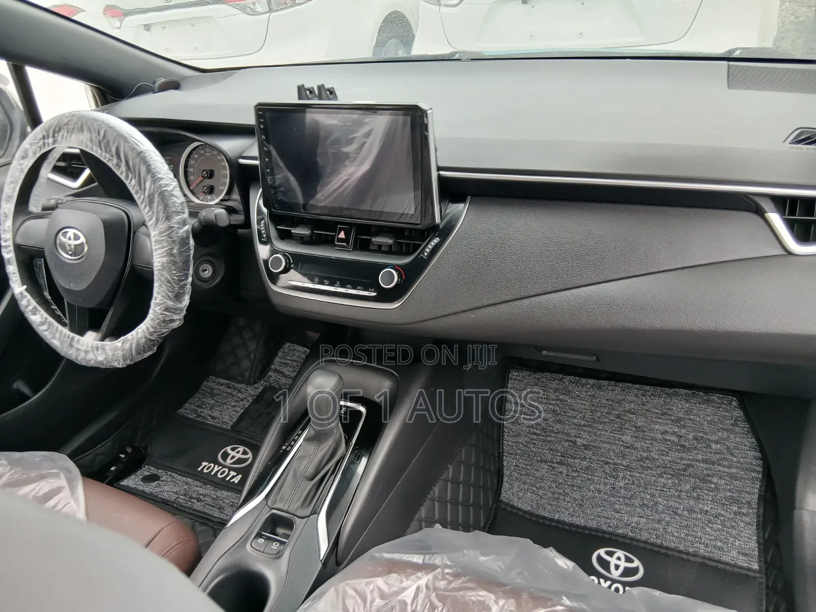 Toyota Corolla LE 2022 White