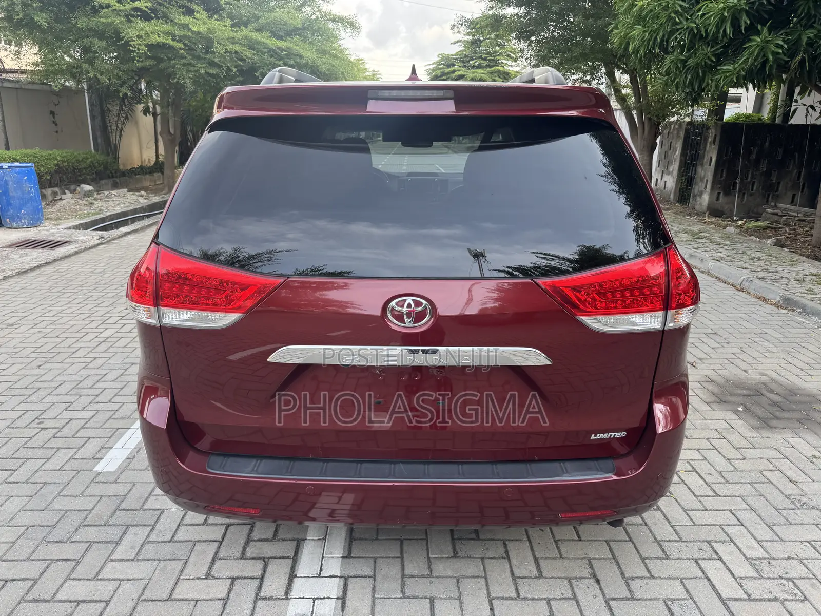 Toyota Sienna Limited 7-Passenger 4dr Minivan AWD (3.5L 6cyl 6A) 2014