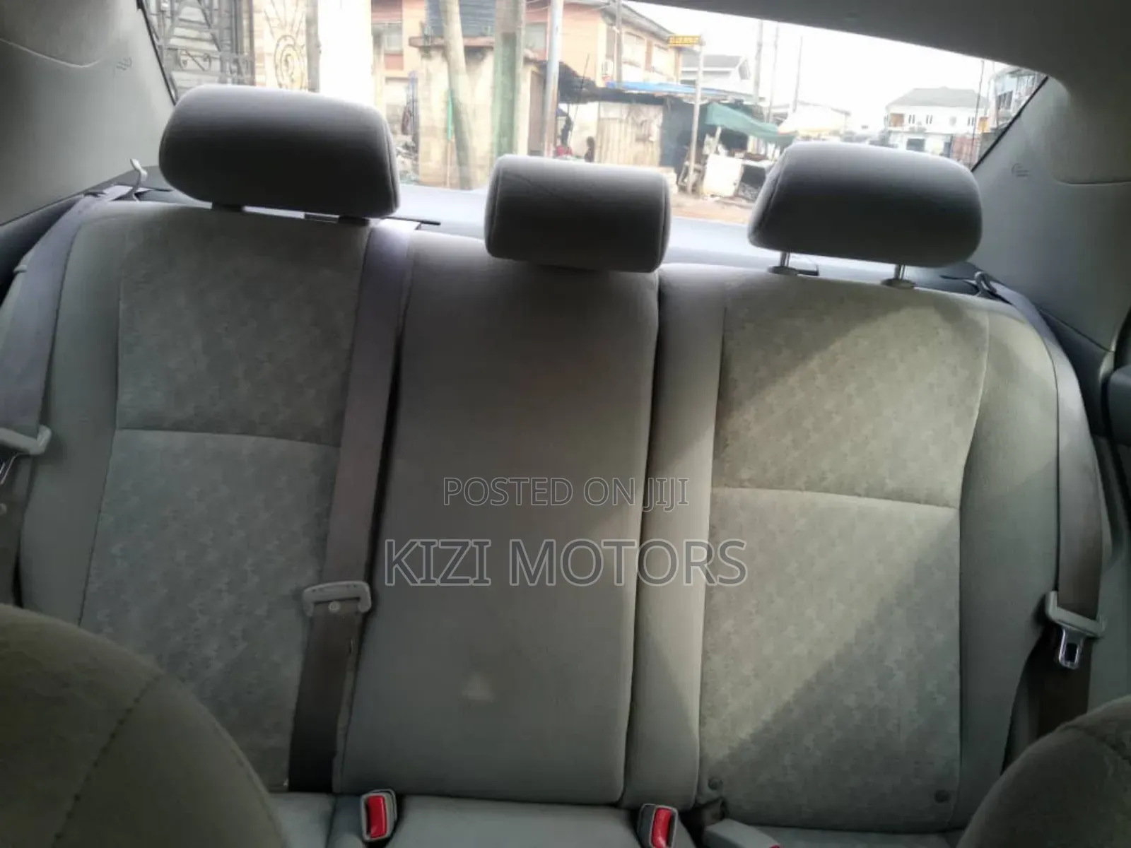 Toyota Corolla Base 4dr Sedan (1.8L 4cyl 5M) 2009 Gray