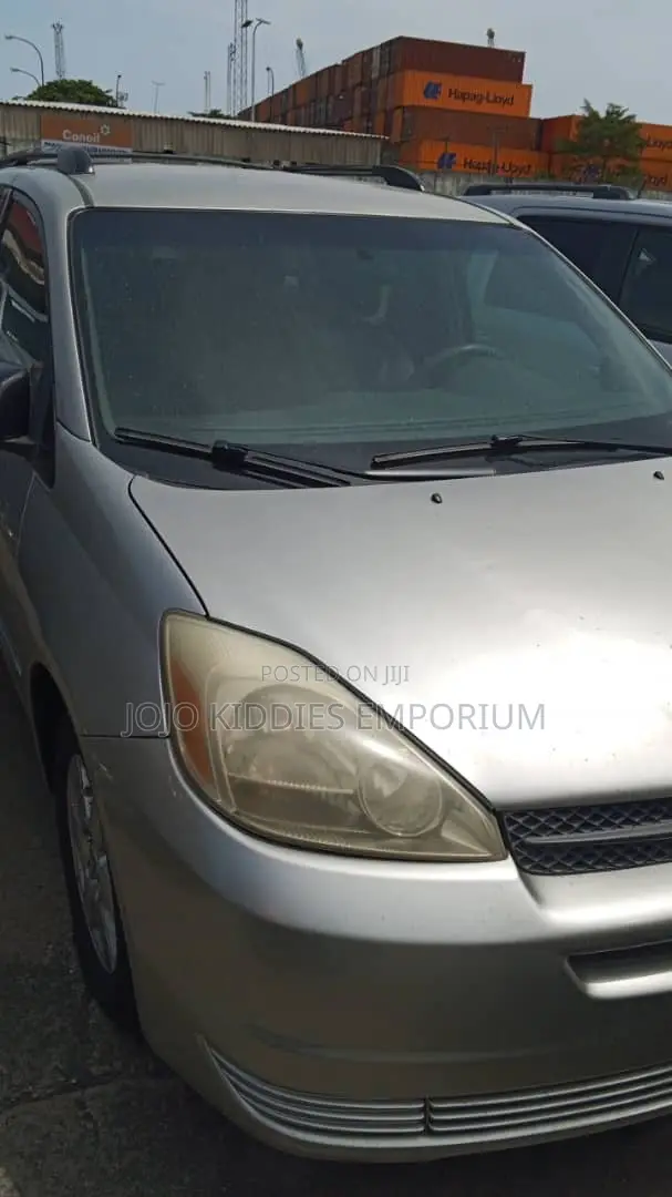 Toyota Sienna 2005 Silver