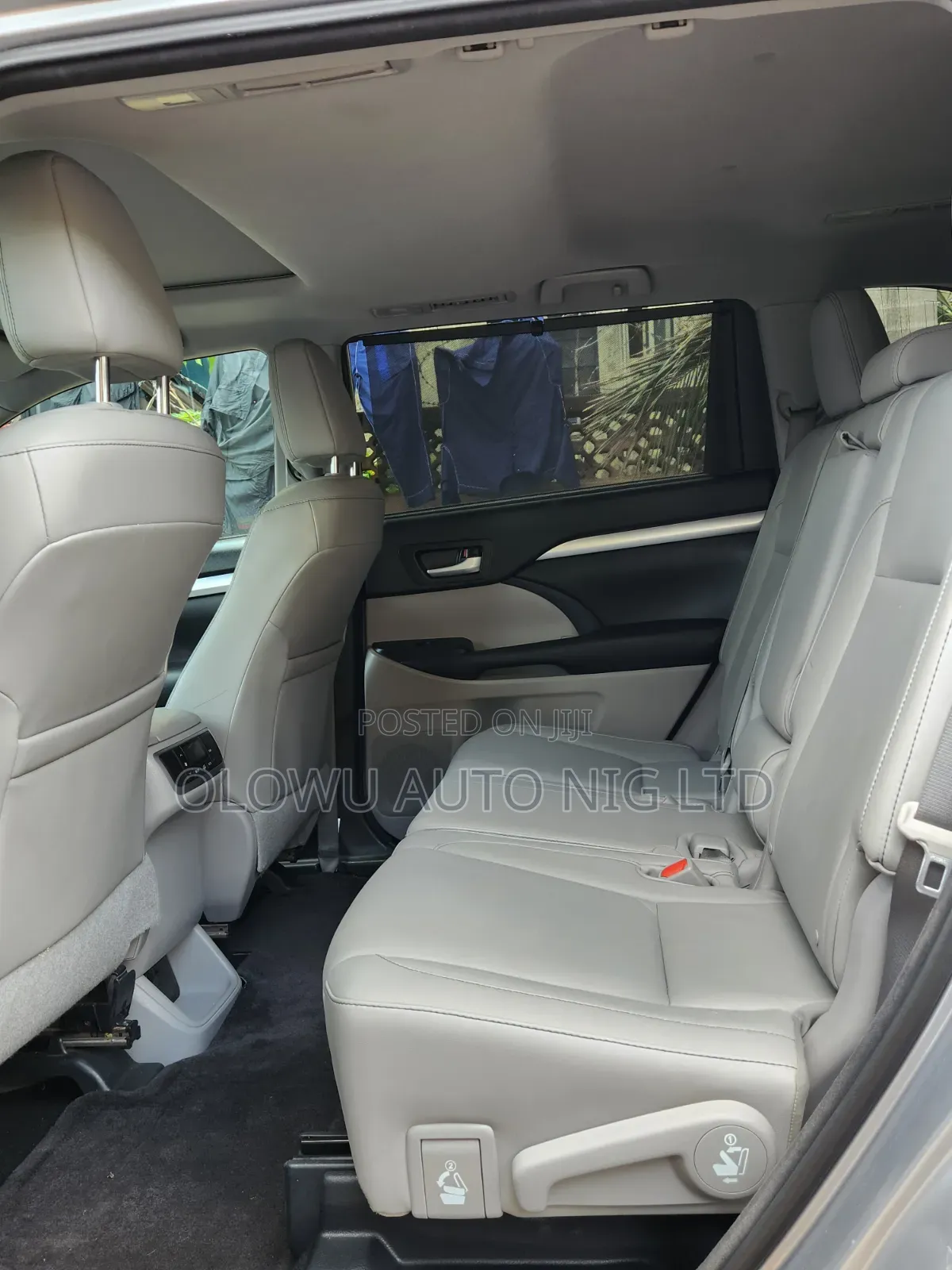 Toyota Highlander XLE 4x2 V6 (3.5L 6cyl 8A) 2018 Silver