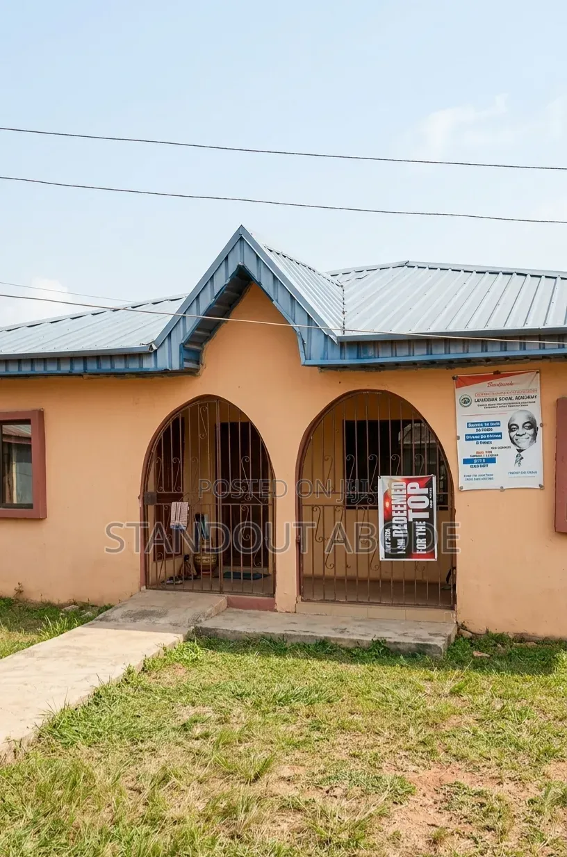 5bdrm Bungalow in Serene Location, Ita Oluwo for sale