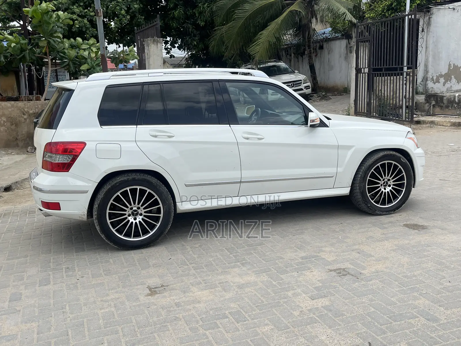 Mercedes-Benz GLK-Class 350 4MATIC 2011 White