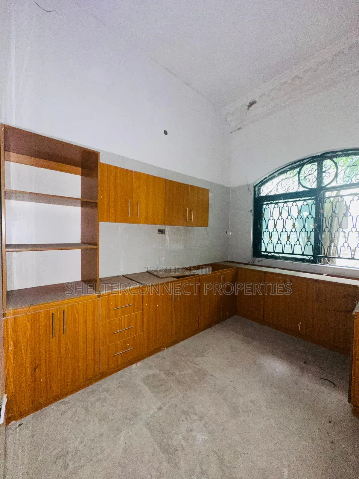 2bdrm Apartment in Lekki Expressway for rent