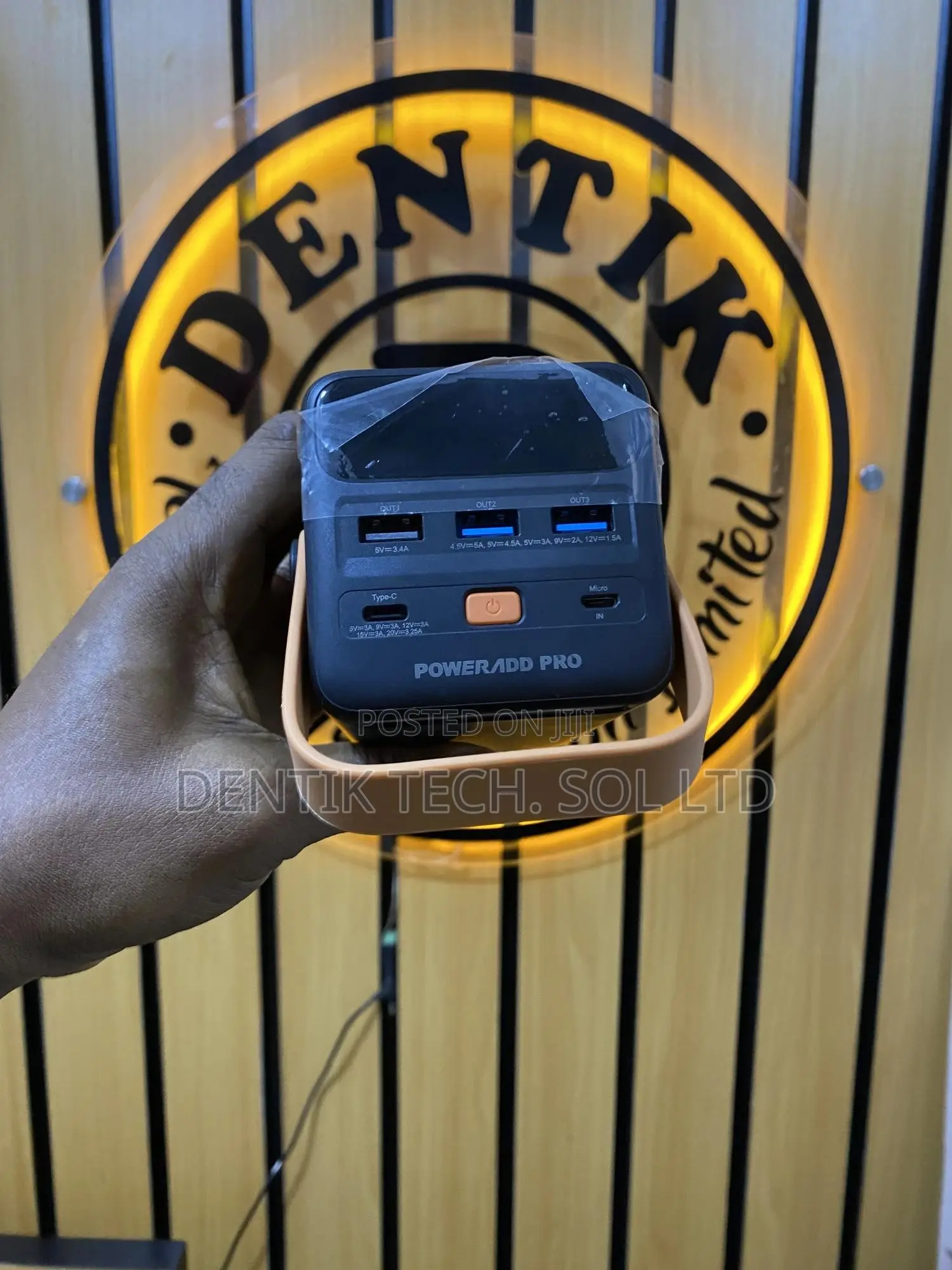 50,000mah Ultra Portable Power Bank With 2 Inputs 4 Outputs