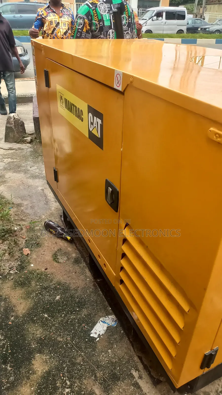 Mantract Cat Soundproof Diseal Generator 20kva 3 Years Company Warrant