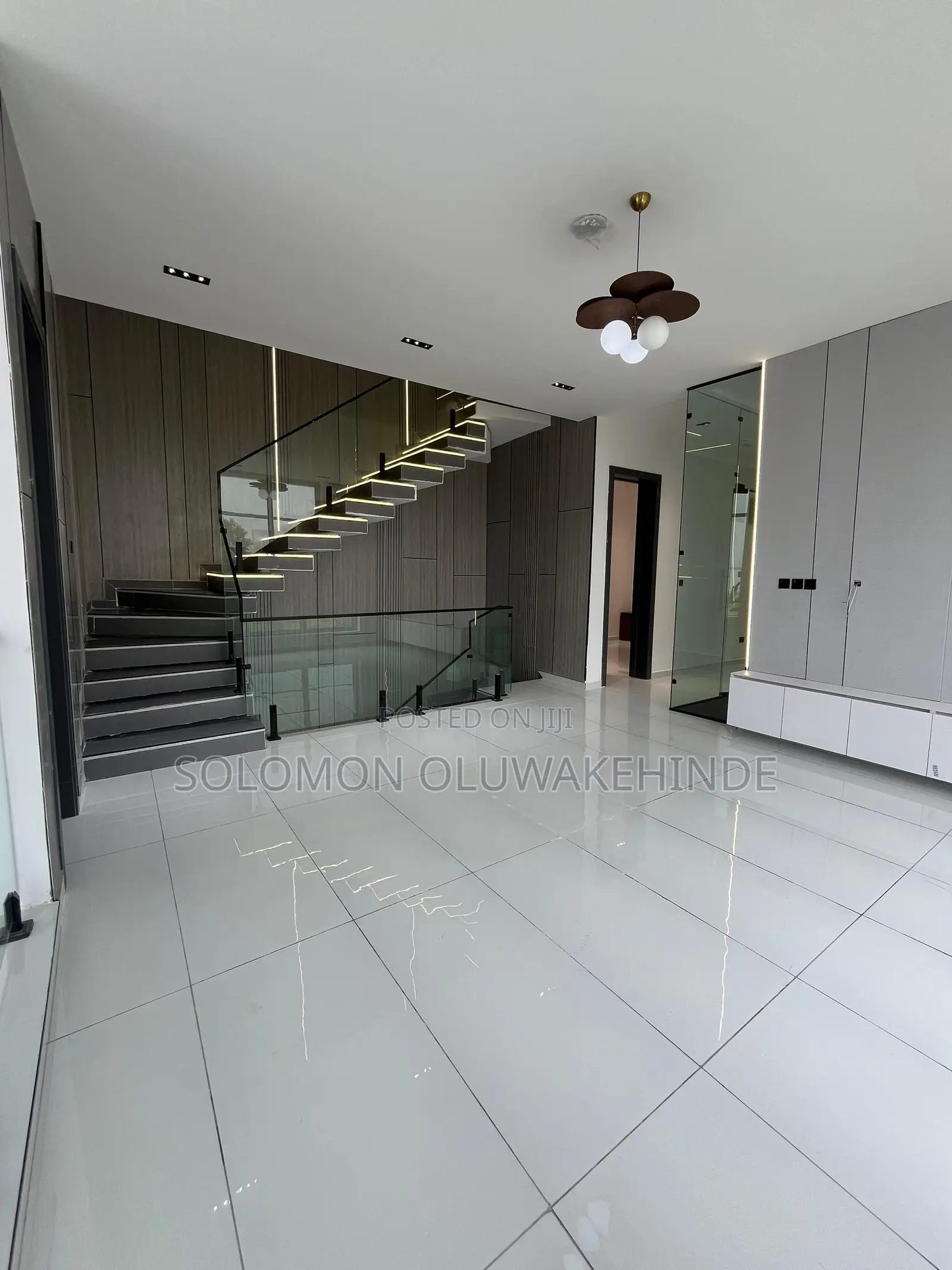 5bdrm Duplex in Osapa London for sale