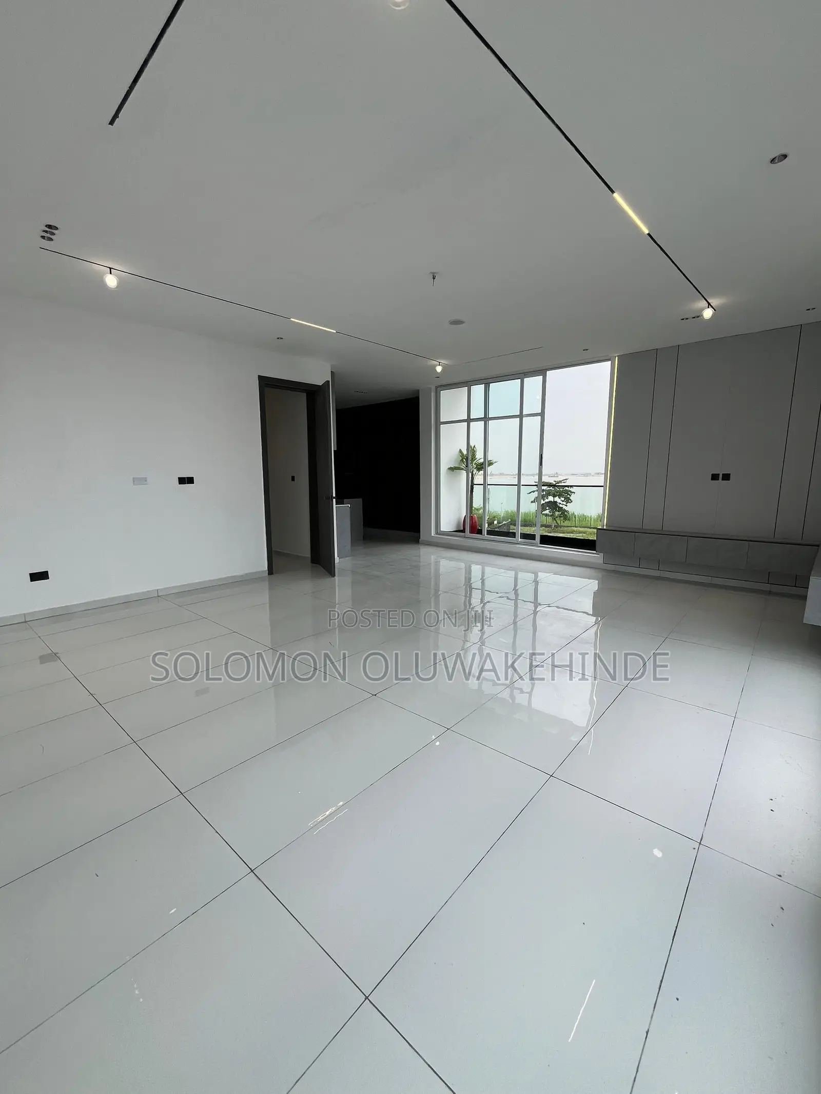 5bdrm Duplex in Osapa London for sale