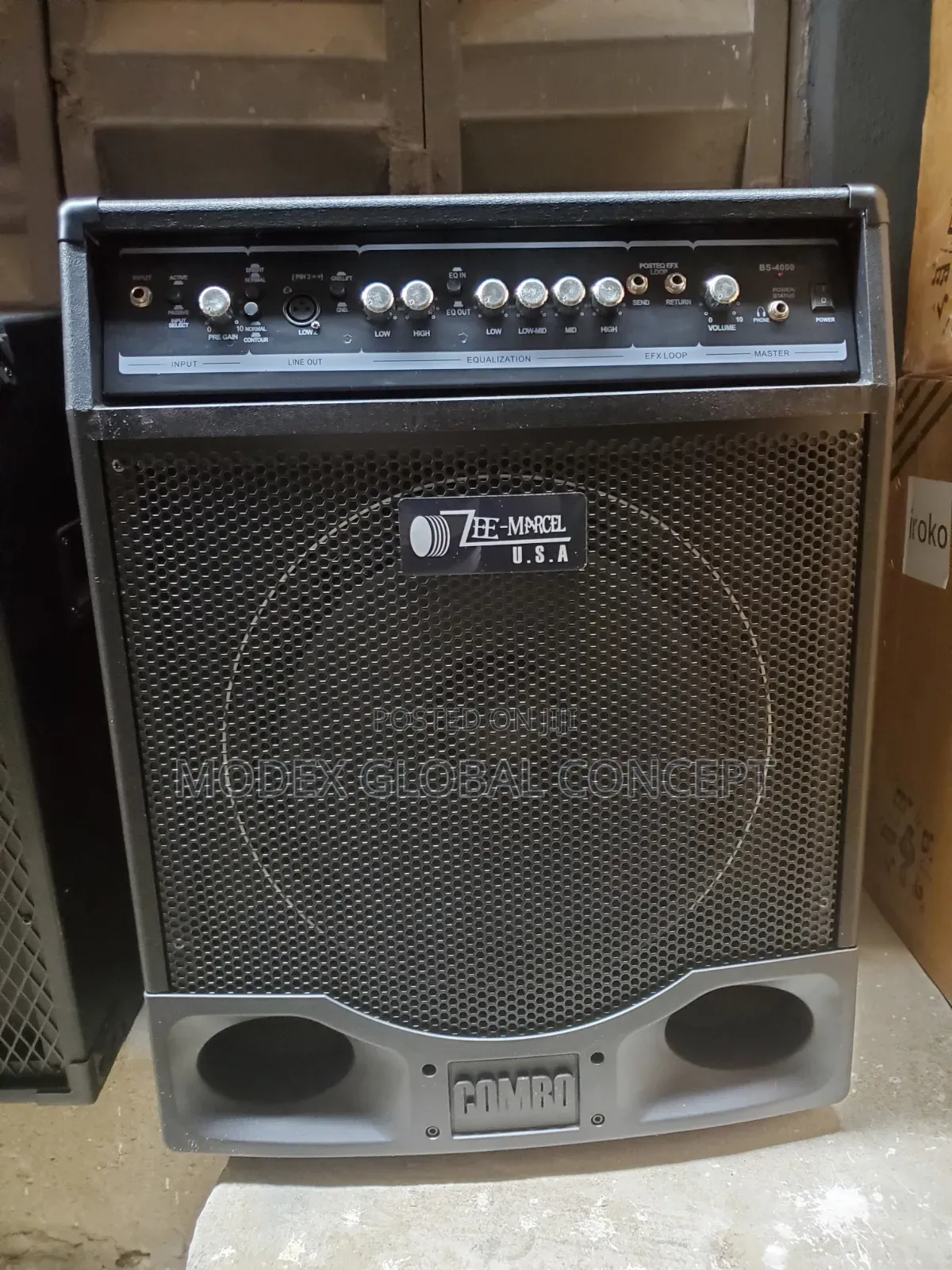 Zee-Marcel U.S.A. Bs-4000 Bass Combo Amplifier.