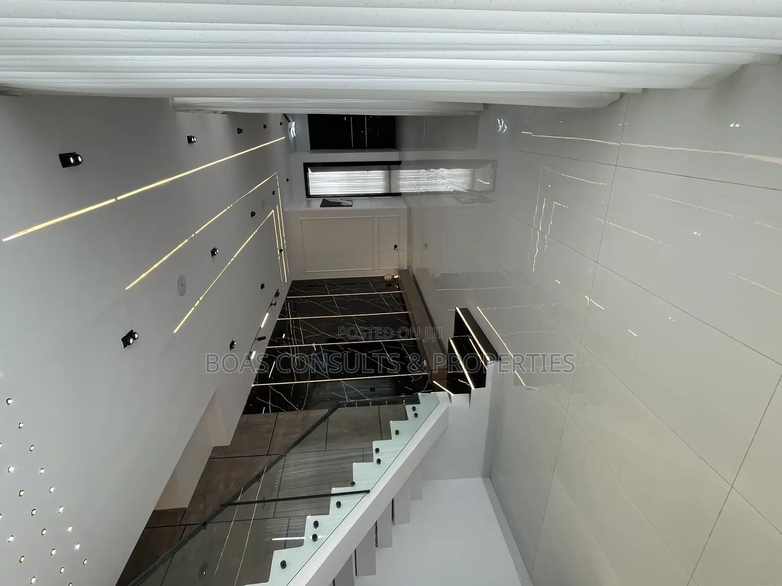 4bdrm Duplex in Ikota for sale