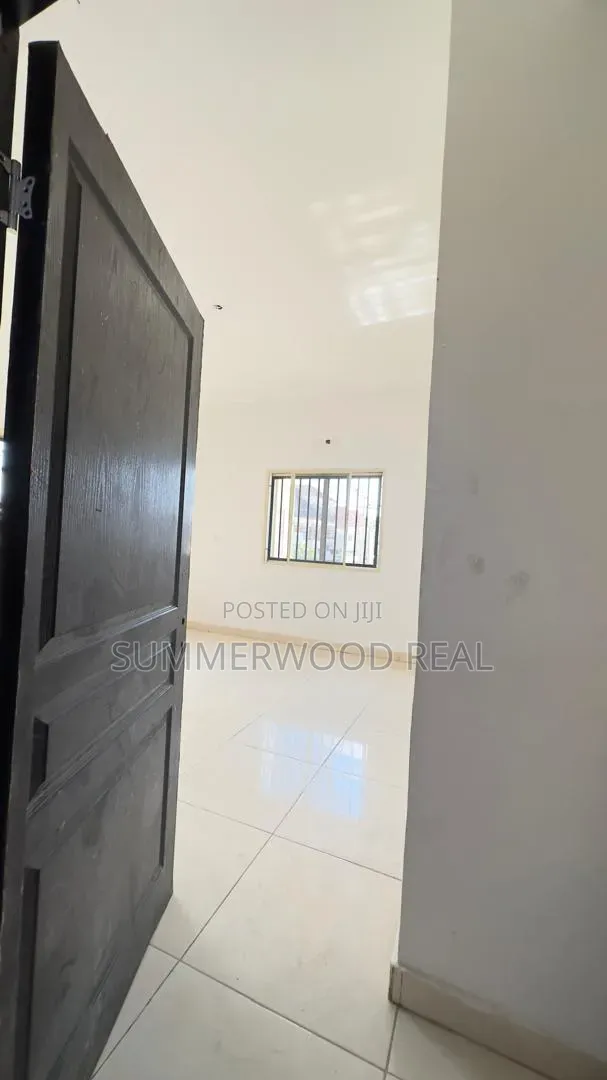 Mini Flat in Osapa london for rent