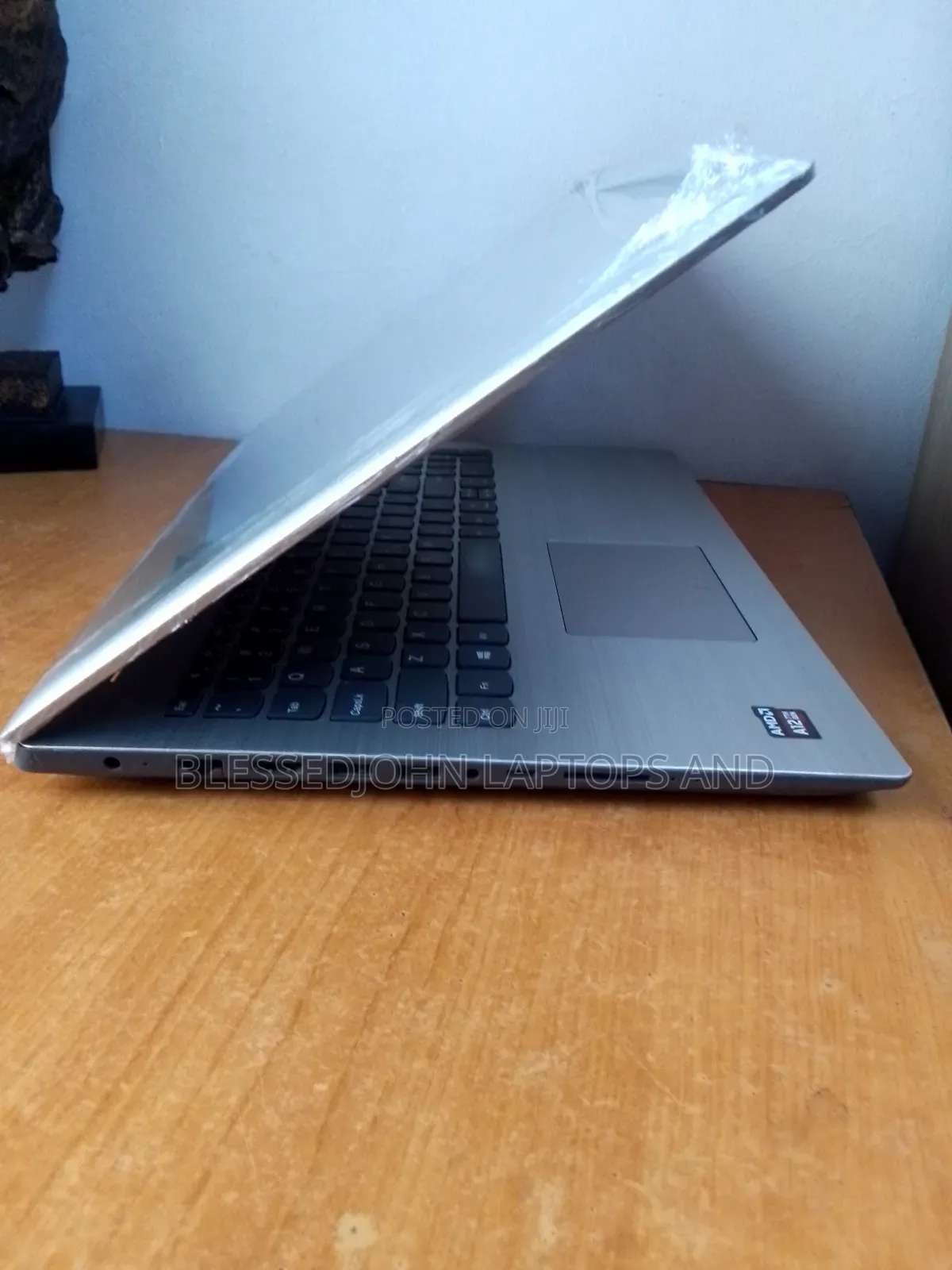 Laptop Lenovo IdeaPad 320 8GB AMD Ryzen 7 HDD 1T
