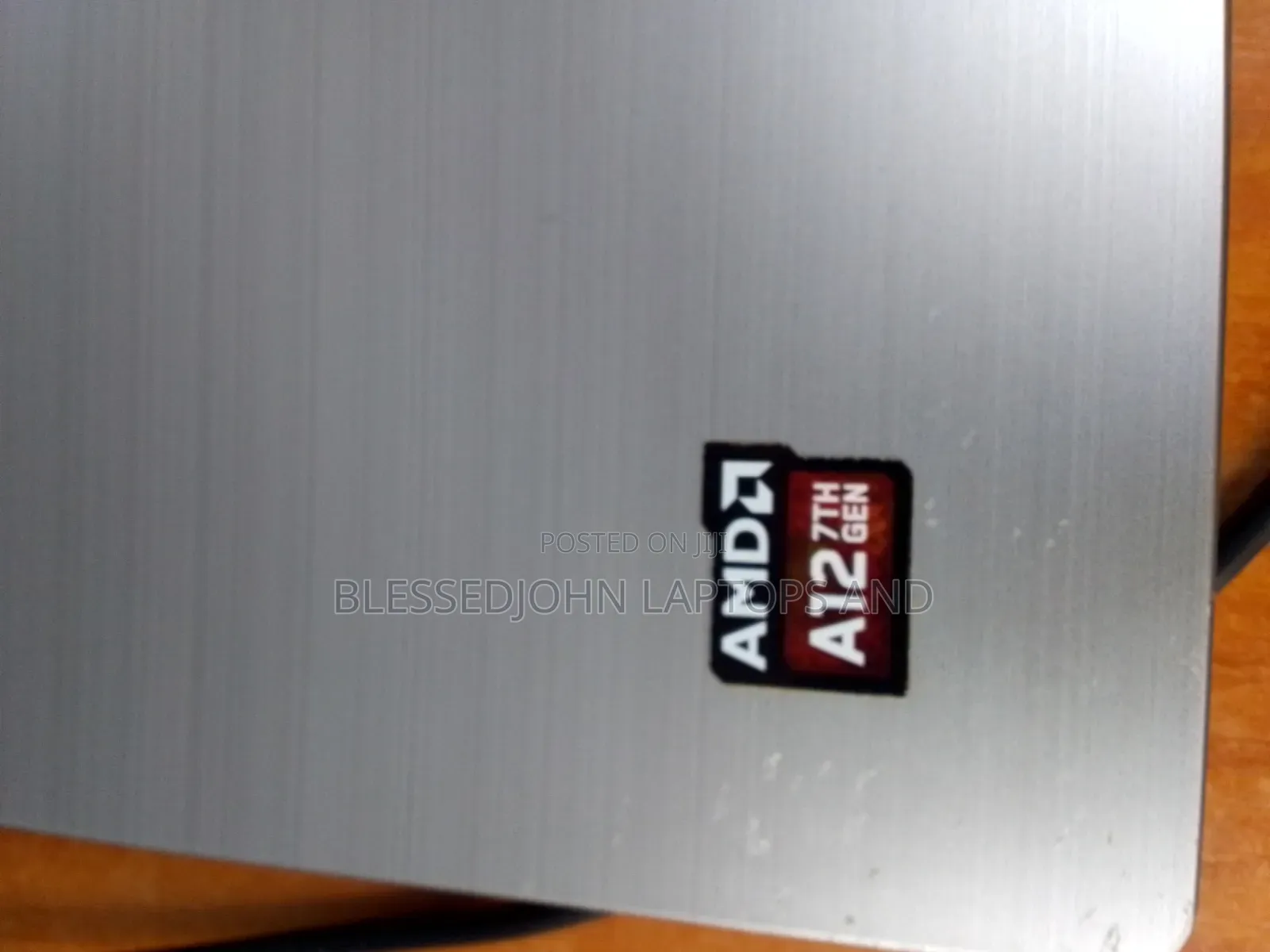 Laptop Lenovo IdeaPad 320 8GB AMD Ryzen 7 HDD 1T