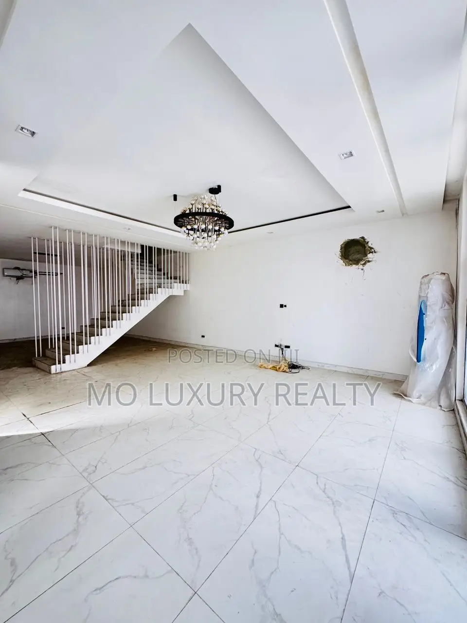 3bdrm Apartment in Osapa london for rent