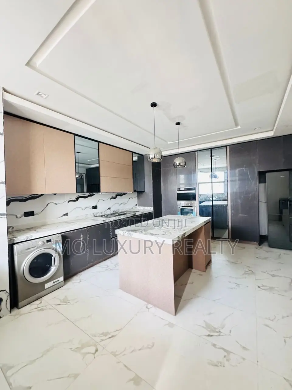 3bdrm Apartment in Osapa london for rent