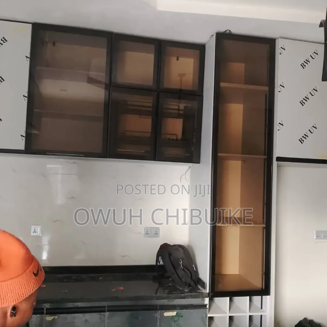 Glass Wall Drupe And Kitchen Cabinet