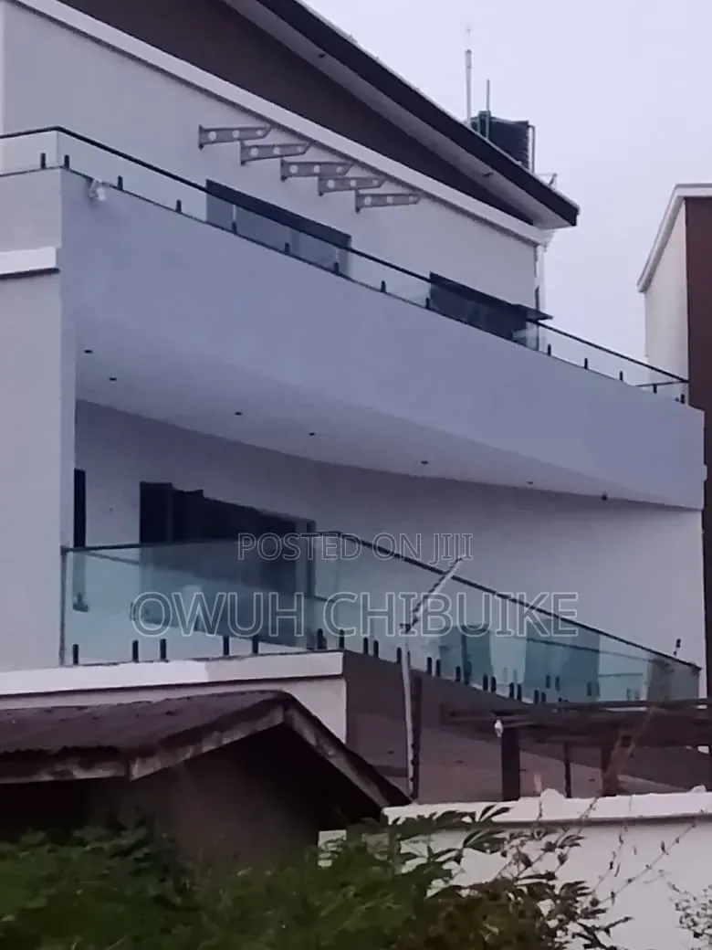 Frameless Glass Balcony