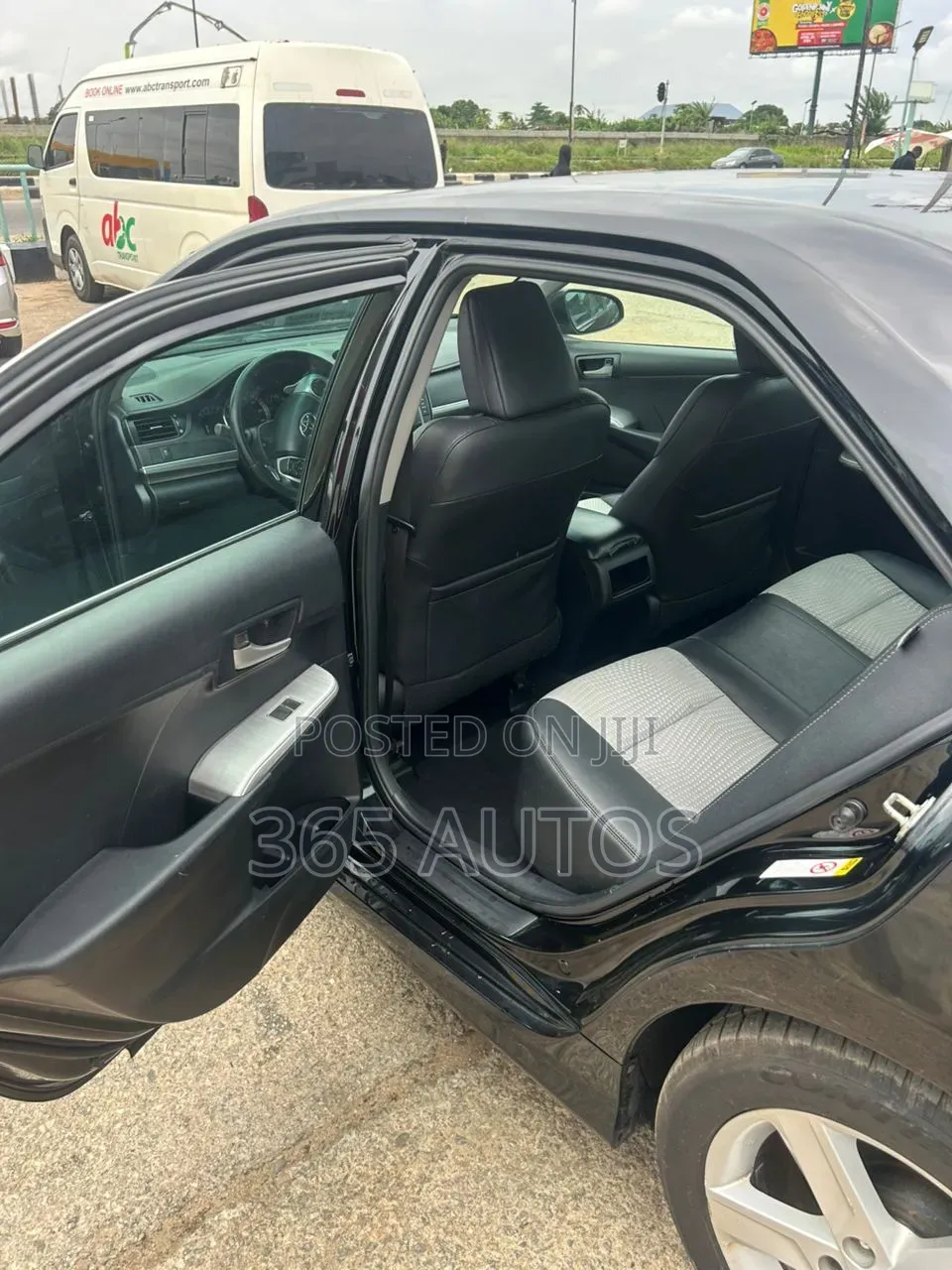 Toyota Camry SE 4dr Sedan (2.5L 4cyl 6A) 2013 Black