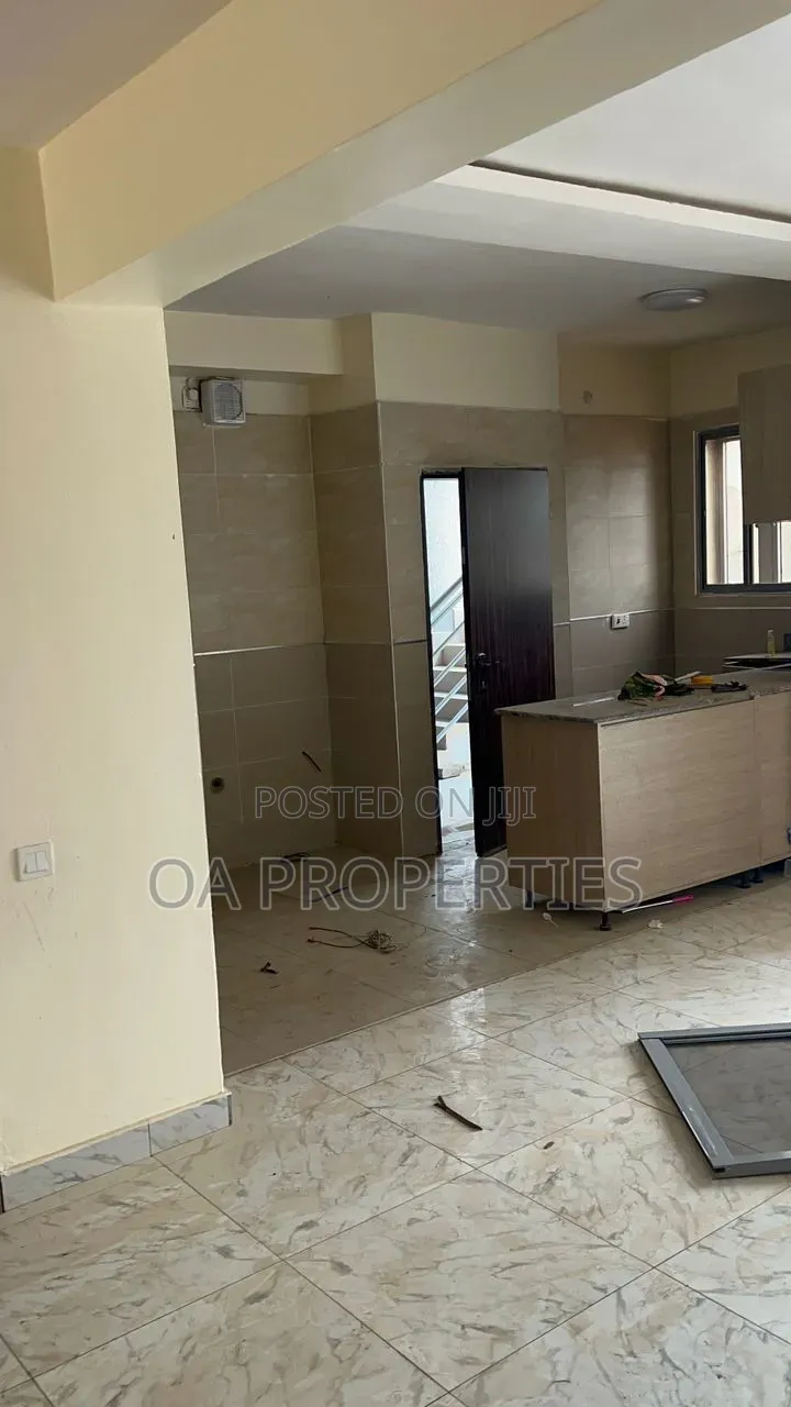 3bdrm Block of Flats in Rotimi Williams, Ibadan for rent