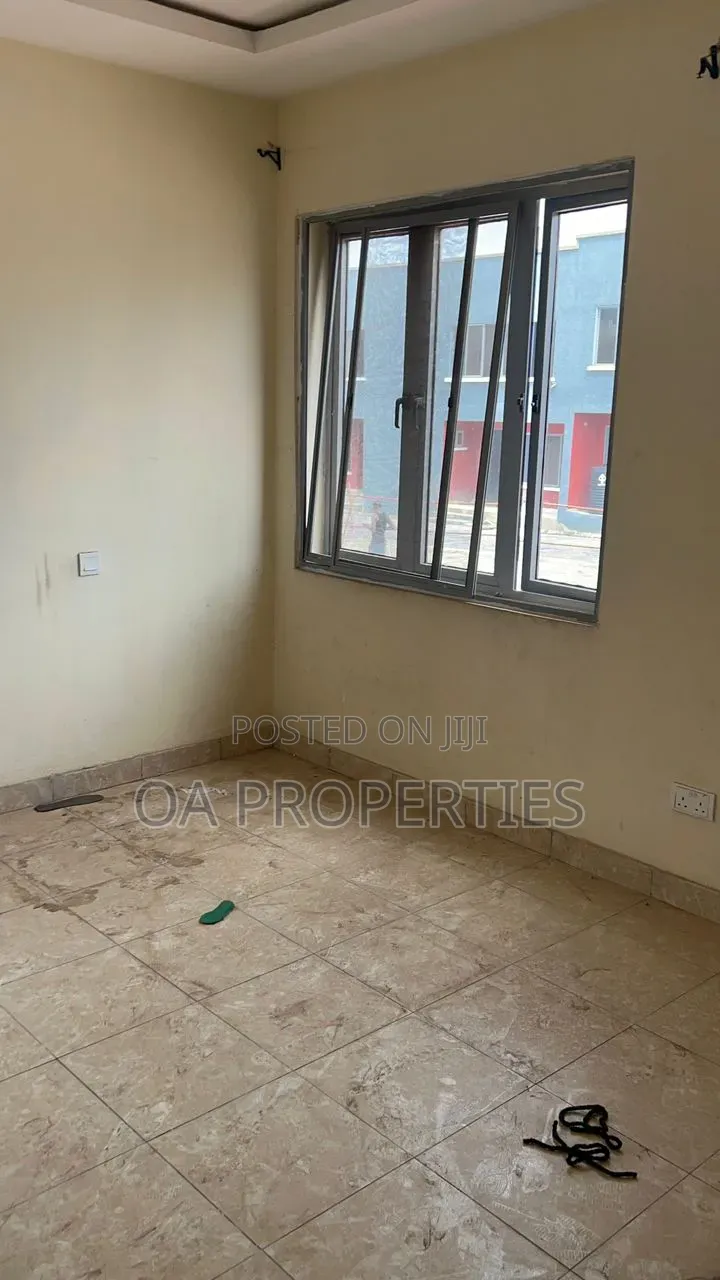 3bdrm Block of Flats in Rotimi Williams, Ibadan for rent