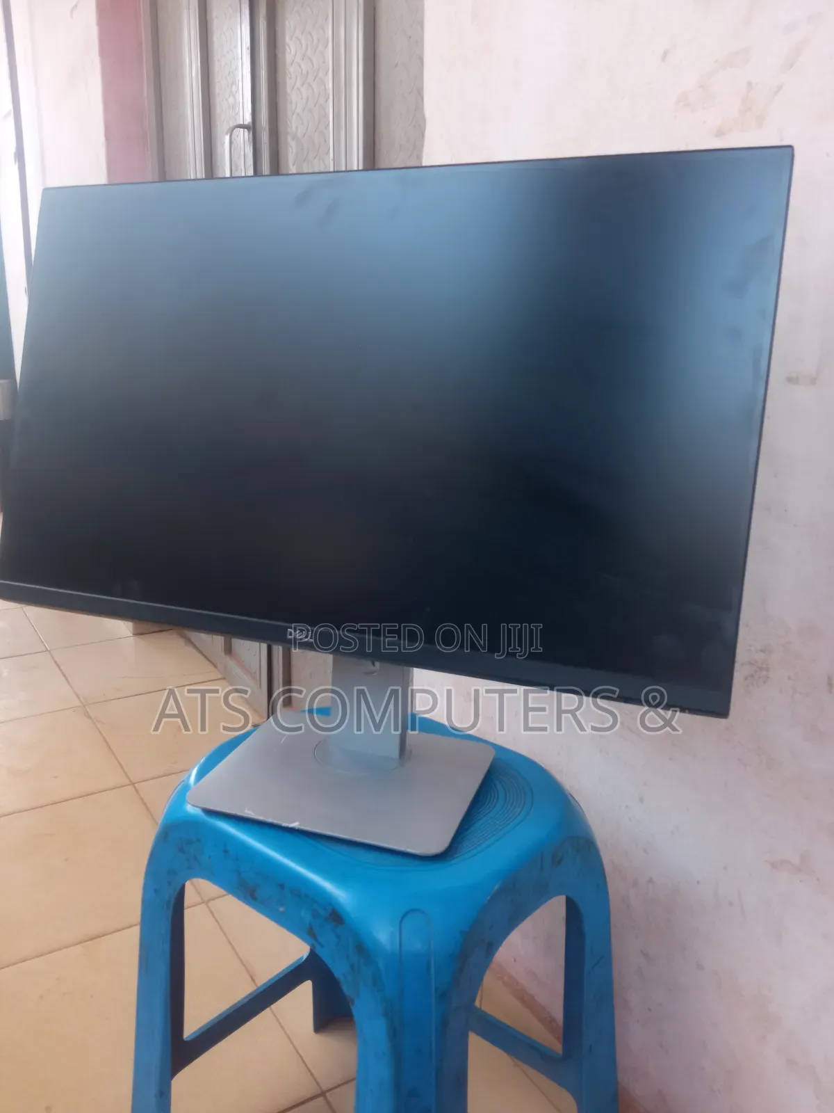 Turning 27 Inches Frameless Dell Monitor