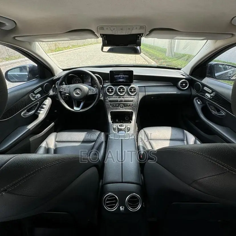 Mercedes-Benz C300 2017 Blue
