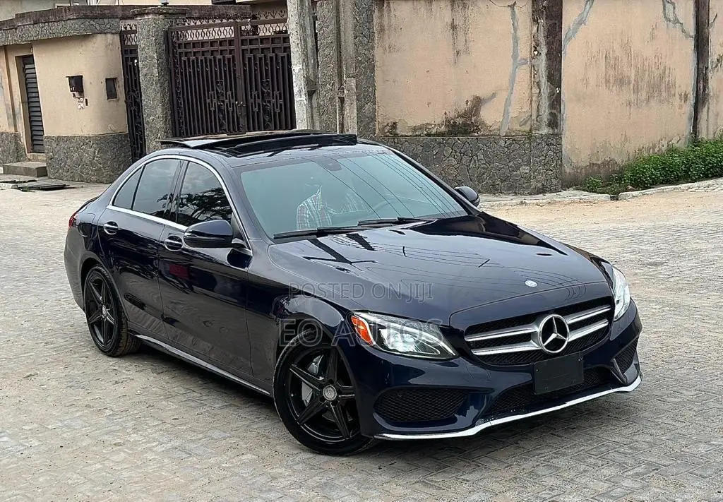Mercedes-Benz C300 2017 Blue