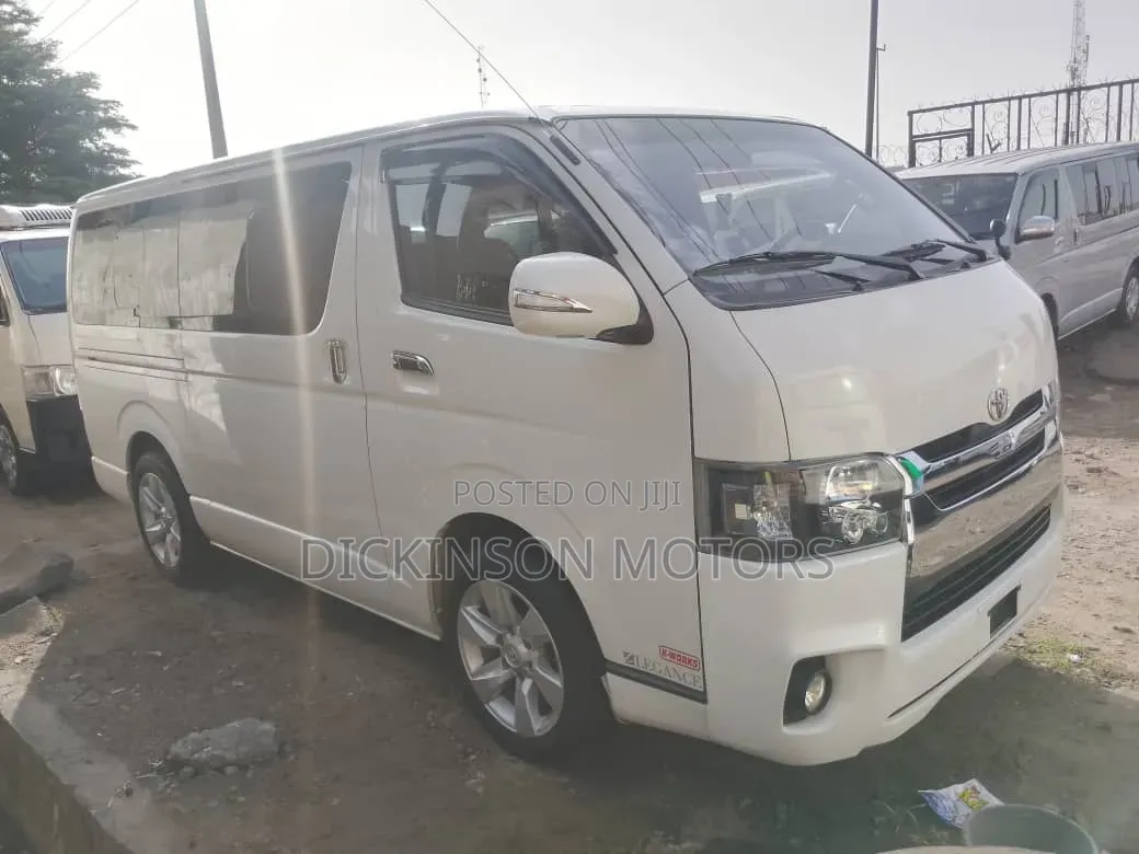 Toyota HiAce 2014 White