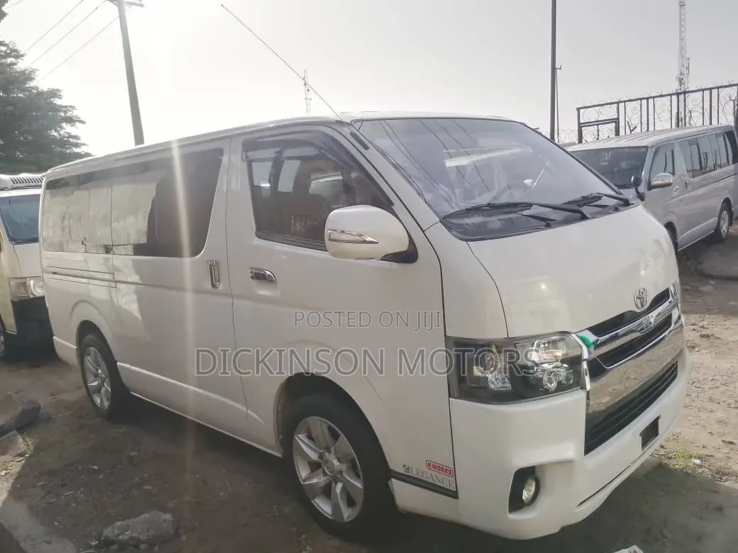 Toyota HiAce 2014 White
