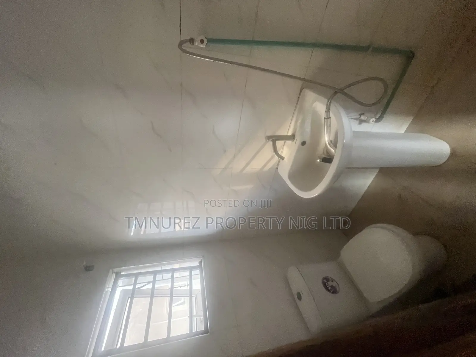 5bdrm Duplex in Ikota Estate for rent