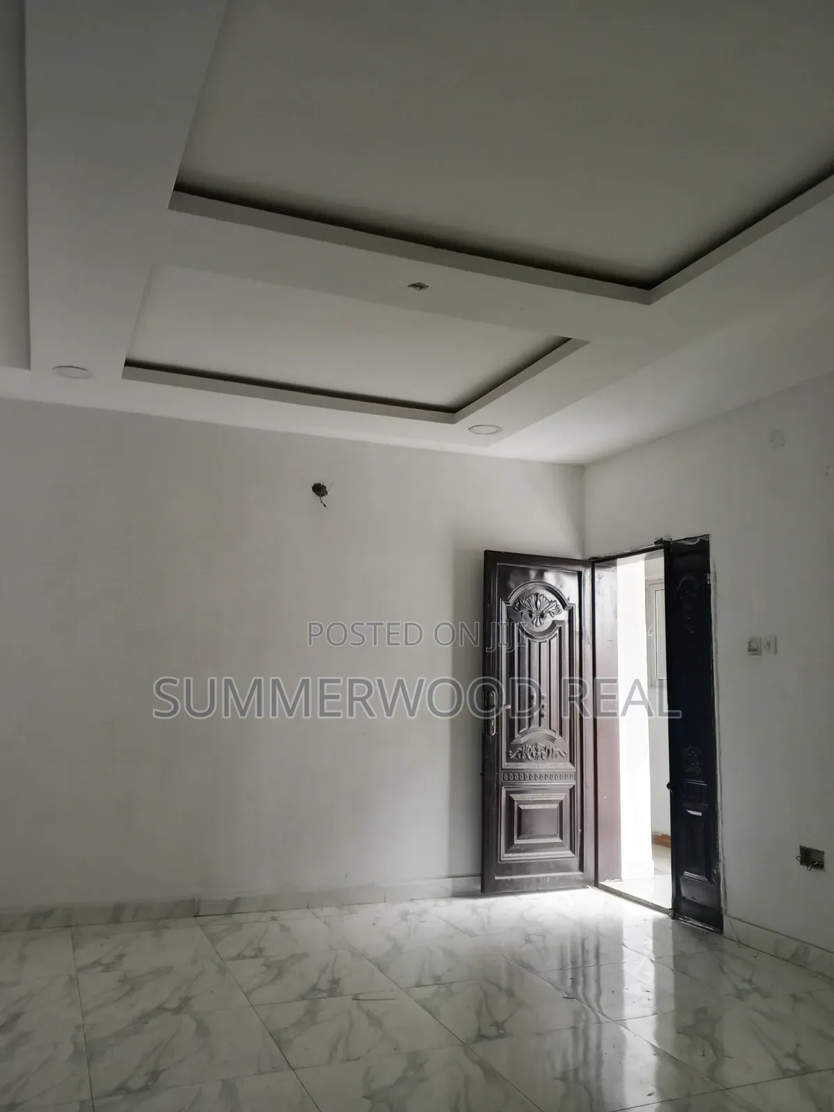Mini Flat in Osapa london for rent