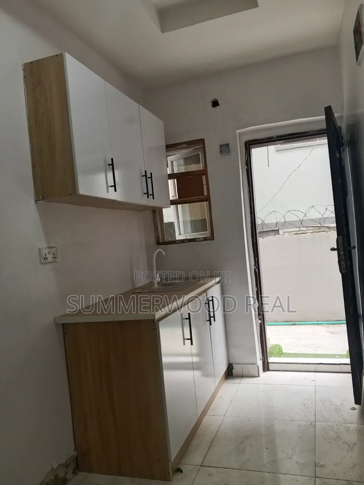 Mini Flat in Osapa london for rent