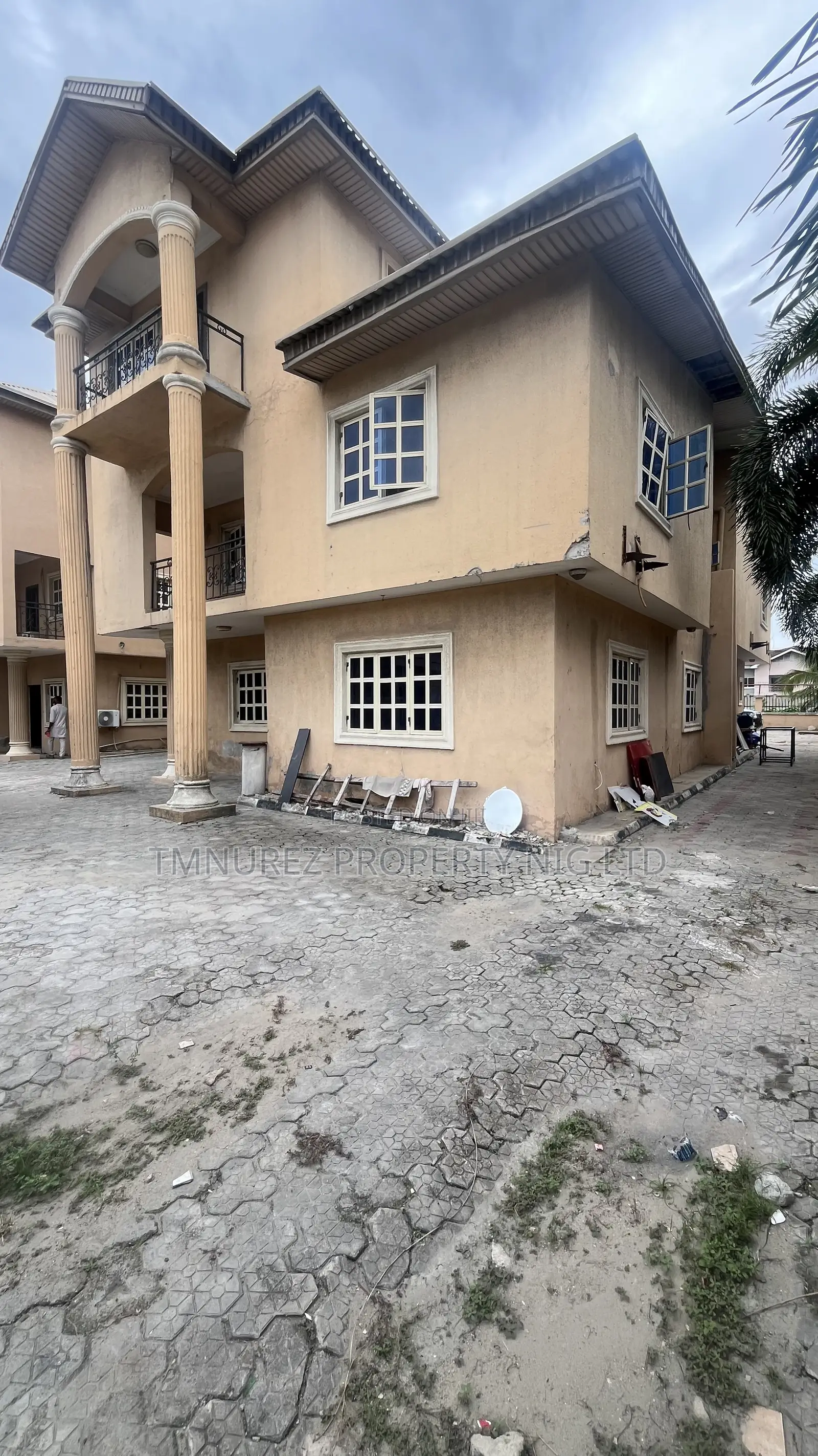 5 Bedrooms Duplex House for Commercial Multipurpose