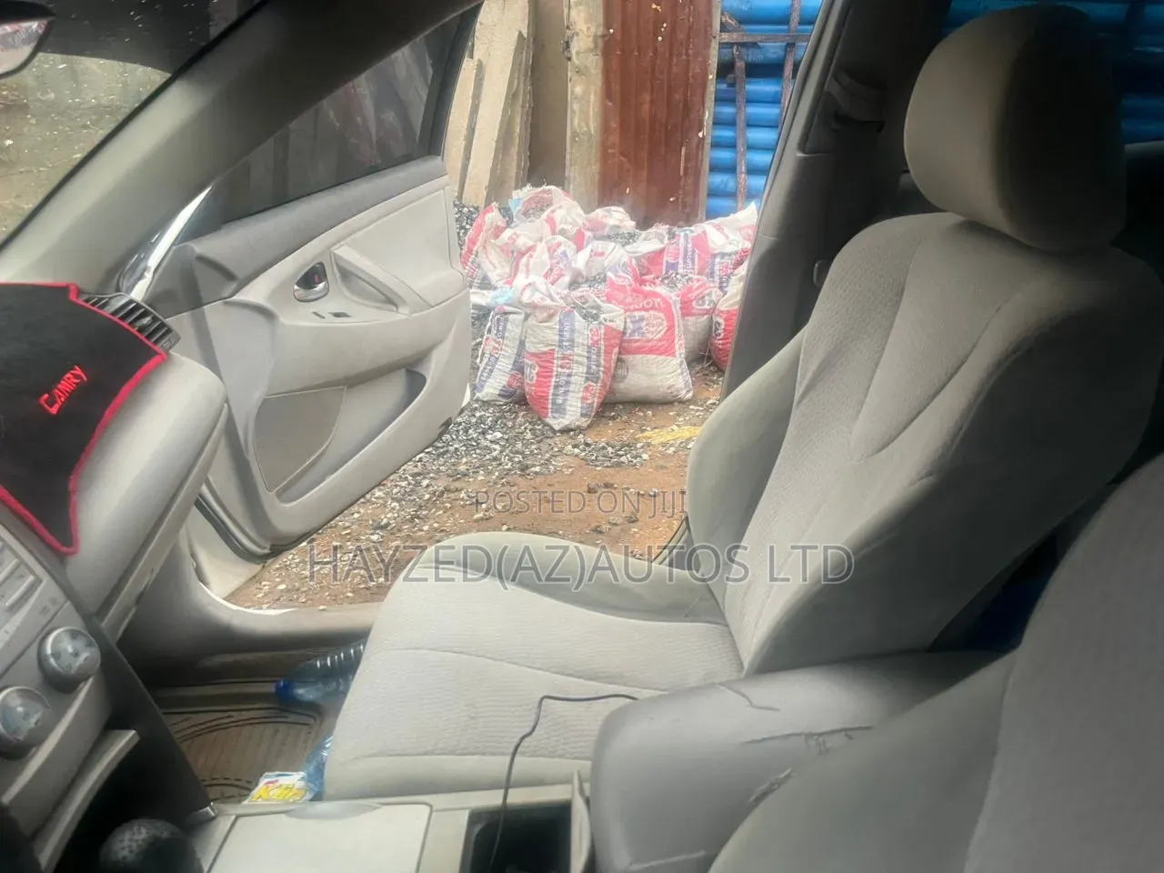Toyota Camry Base 4dr Sedan (2.5L 4cyl 6M) 2011 White