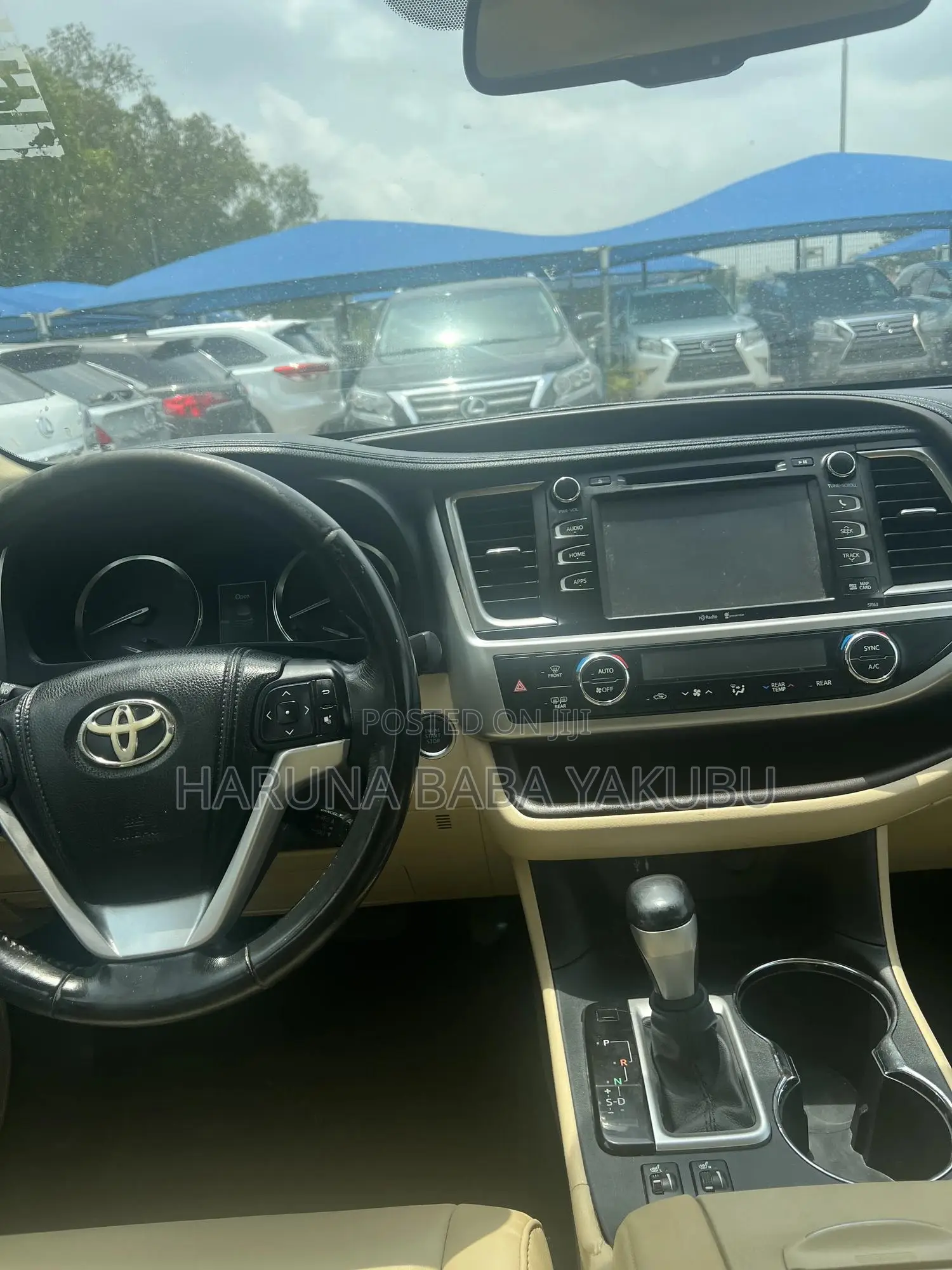 Toyota Highlander XLE 4x2 V6 (3.5L 6cyl 8A) 2017 Gold