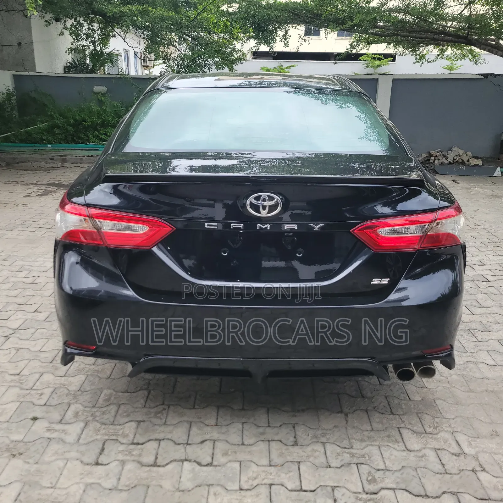 Toyota Camry SE FWD (2.5L 4cyl 8AM) 2018 Black