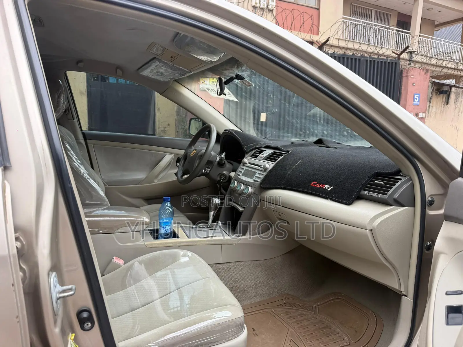 Toyota Camry LE 4dr Sedan (2.4L 4cyl 5A) 2008 Gold
