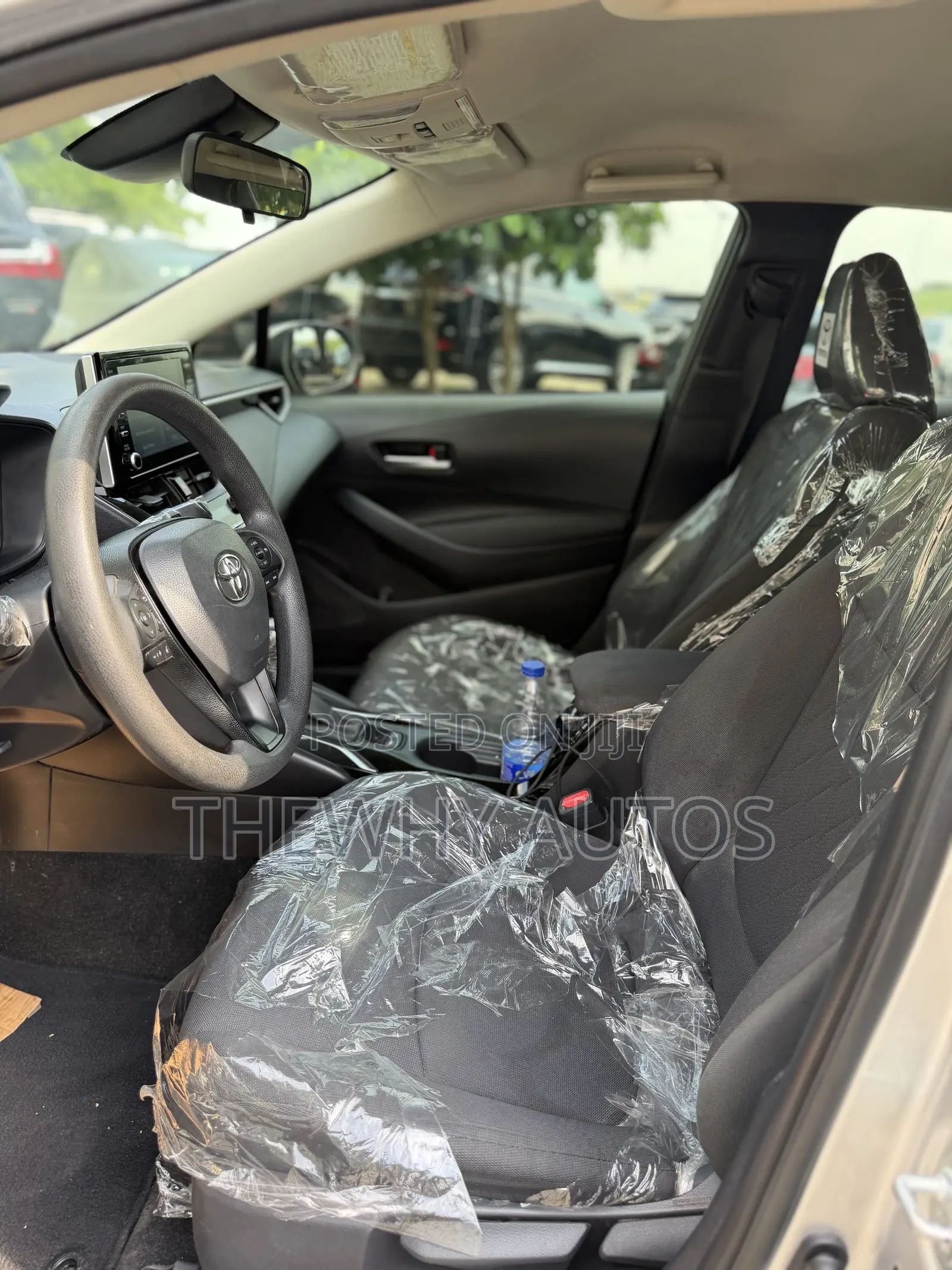 Toyota Corolla LE 2020 Silver