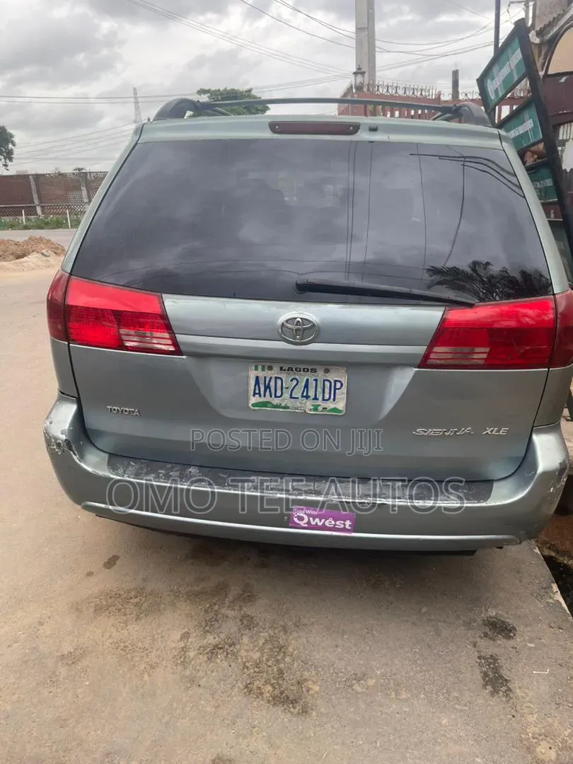 Toyota Sienna XLE Limited 2005 Blue