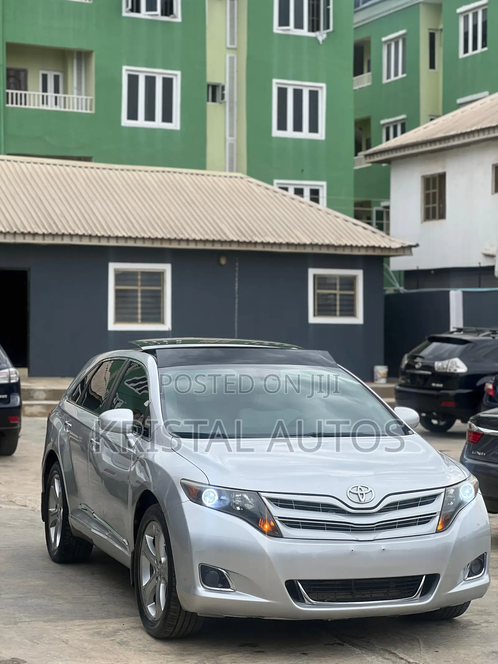 Toyota Venza XLE 2011 Silver