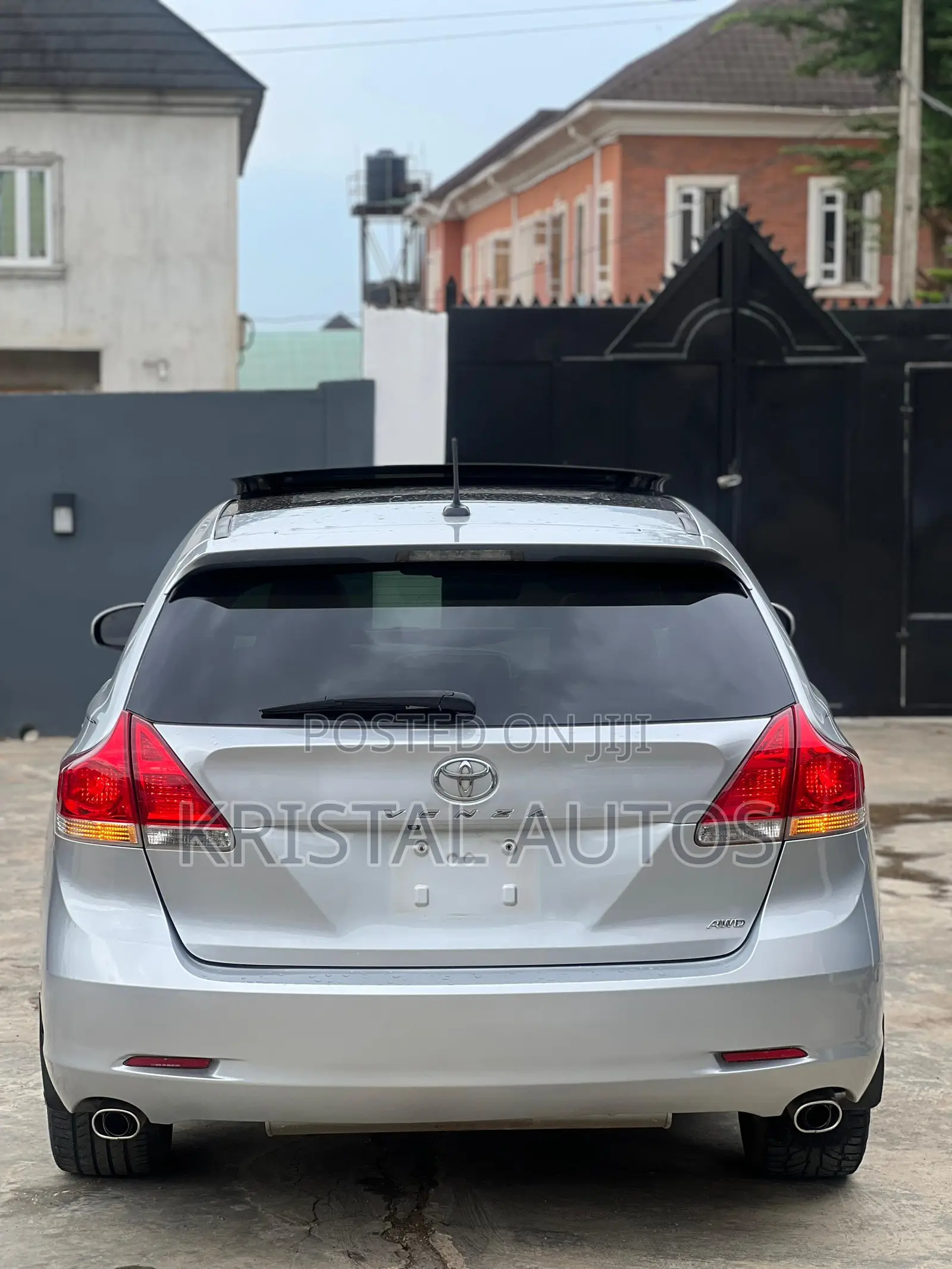 Toyota Venza XLE 2011 Silver