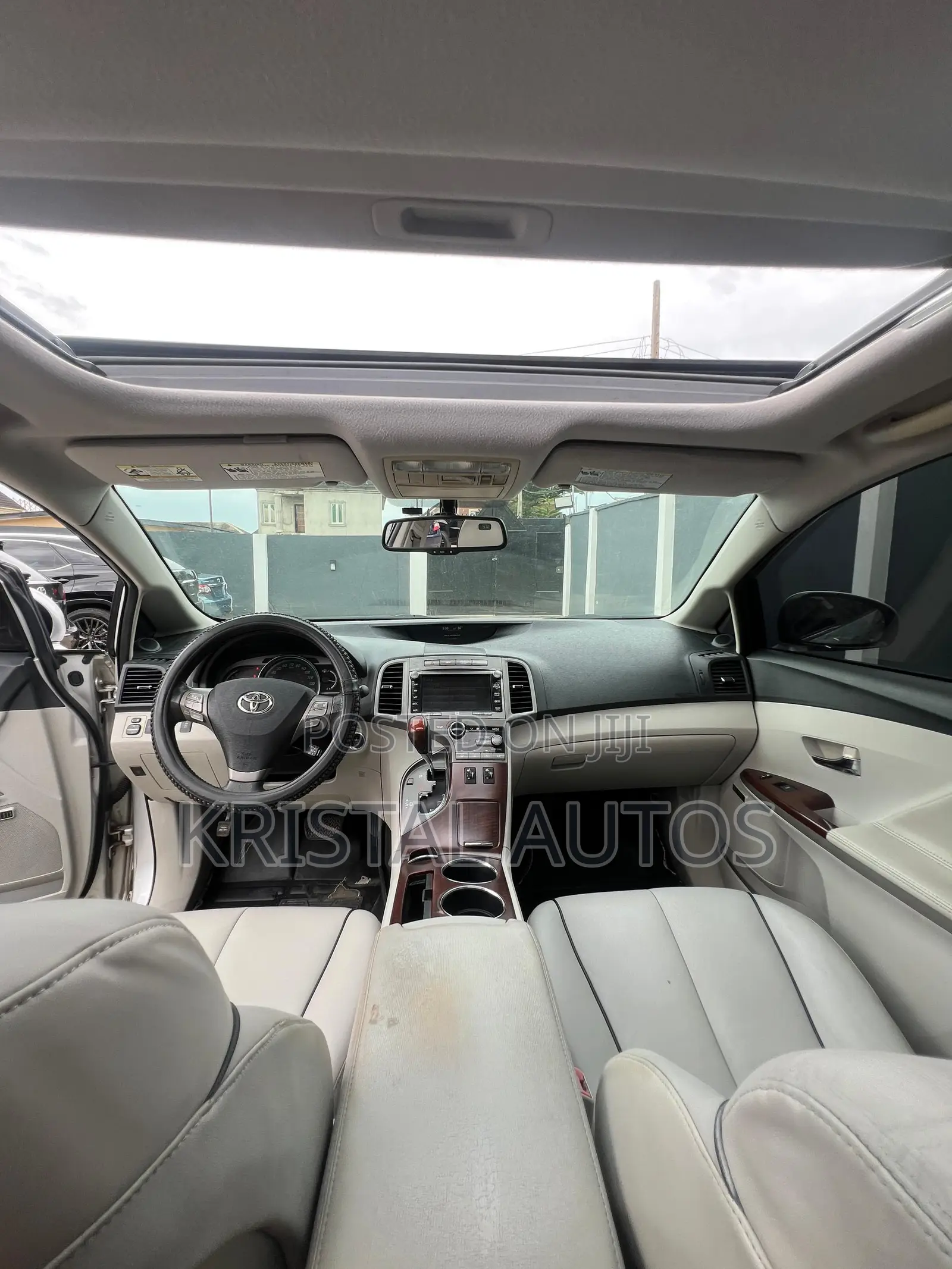 Toyota Venza XLE 2011 Silver