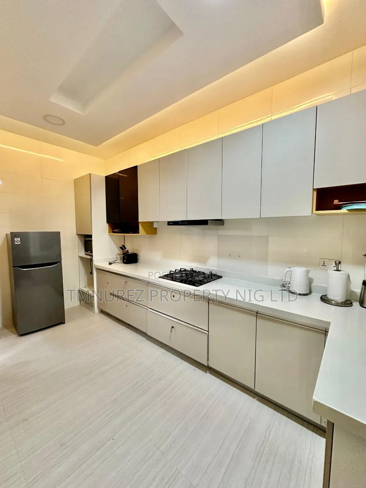 3bdrm Apartment in Lekki Phase 1 for rent