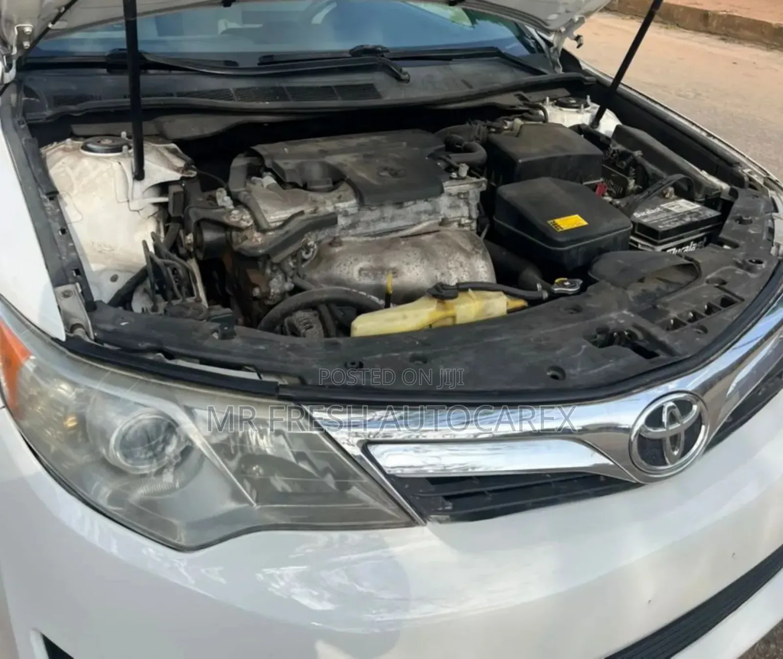 Toyota Camry LE 4dr Sedan w/Prod. End 11/13 (2.5L 4cyl 6A) 2014 White